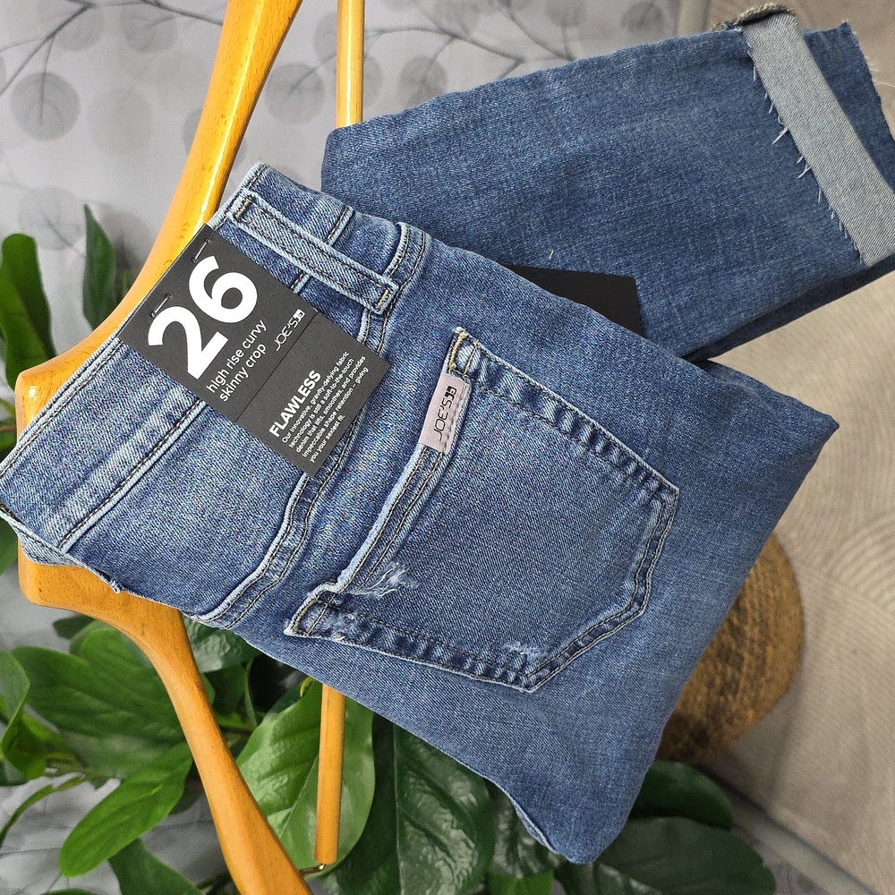 Joe's Jeans High Rise Curvy Skinny - Picture 3 of 8